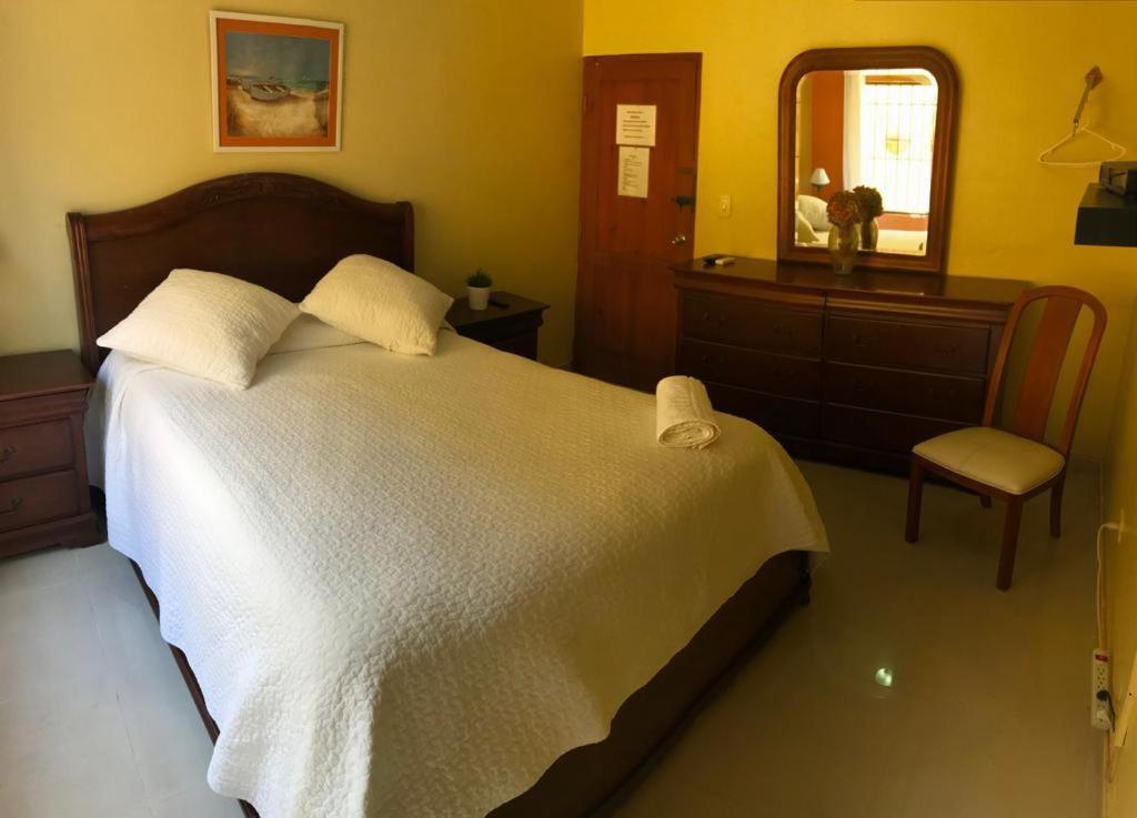 Hostal Bella Epoca Санто Доминго Екстериор снимка